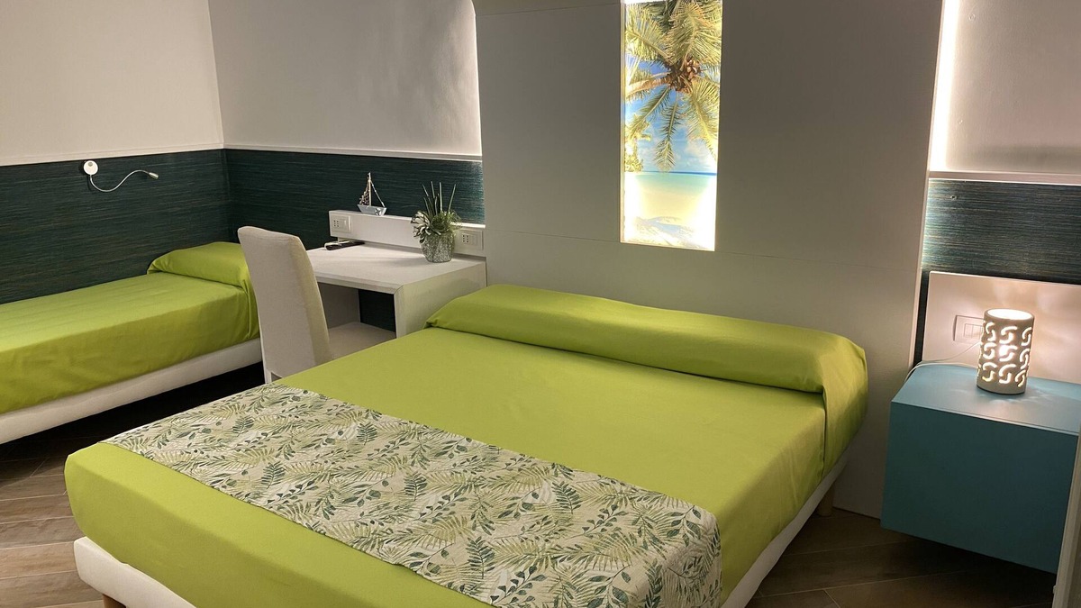 Giovinazzo Bed & Breakfast | Triple room in B&b - a stone's throw from the sea