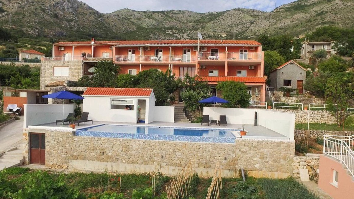 Plat House | Triple sea/pool view apartmant on the ground floor