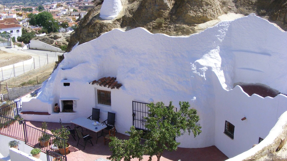 Guadix Cottage | Troglodyte House Cueva Almendro, Granada Province (Free WiFi)
