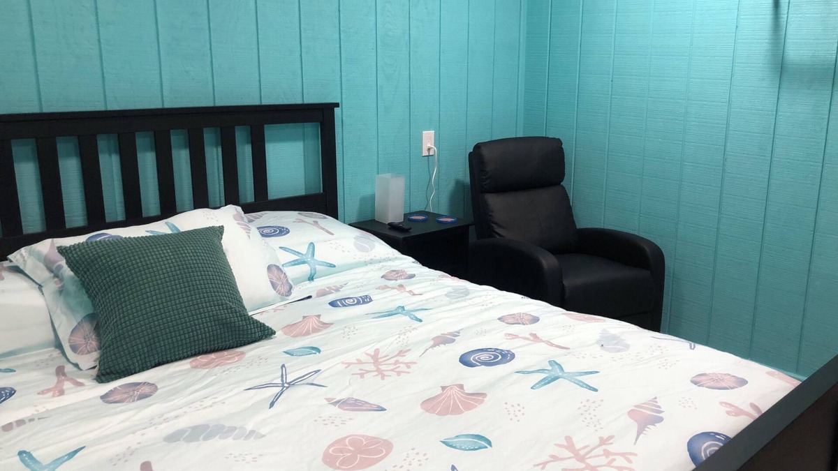 Cartwright Apartment | Tropic Cove Studio: 2 Bedroom unit, Wi-Fi, Air Conditioned, Centrally Located!