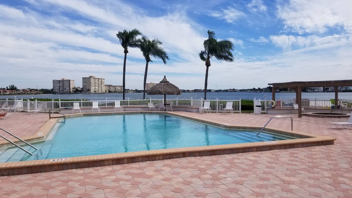 Palma del Mar Condo | Tropical 1 BD 1.5 BA Condo on Isla Del Sol, St Petersburg, Florida