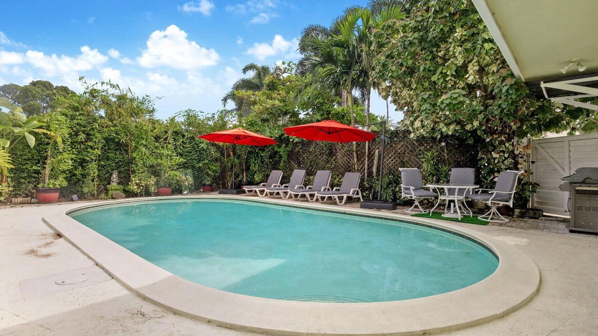 Hollywood Lakes House | Tropical 3BR Escape w/Pool, 7 Min Drive to Beach