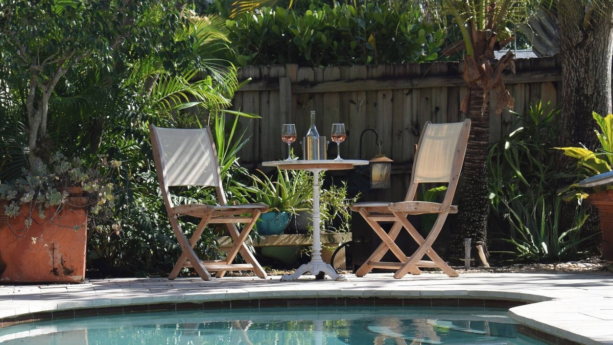North Palm Beach House | Tropical Escape 3-bedroom house in North Palm Beach with Saltwater Pool