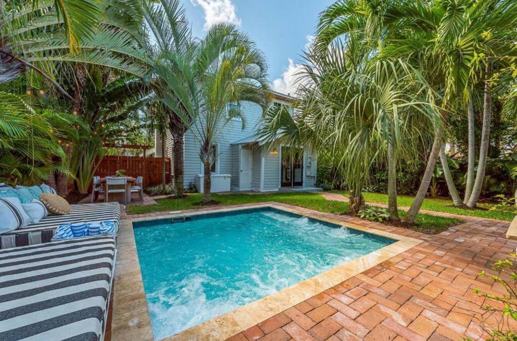 Flamingo Parks Villa | Tropical Estate w/Guesthouse & Pool. Sleeps 8!