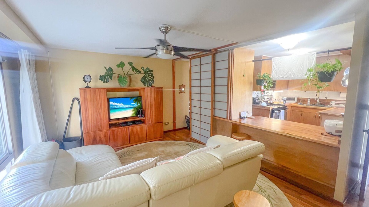 Downtown Honolulu Condo | Tropical Garden Tranquility HNL