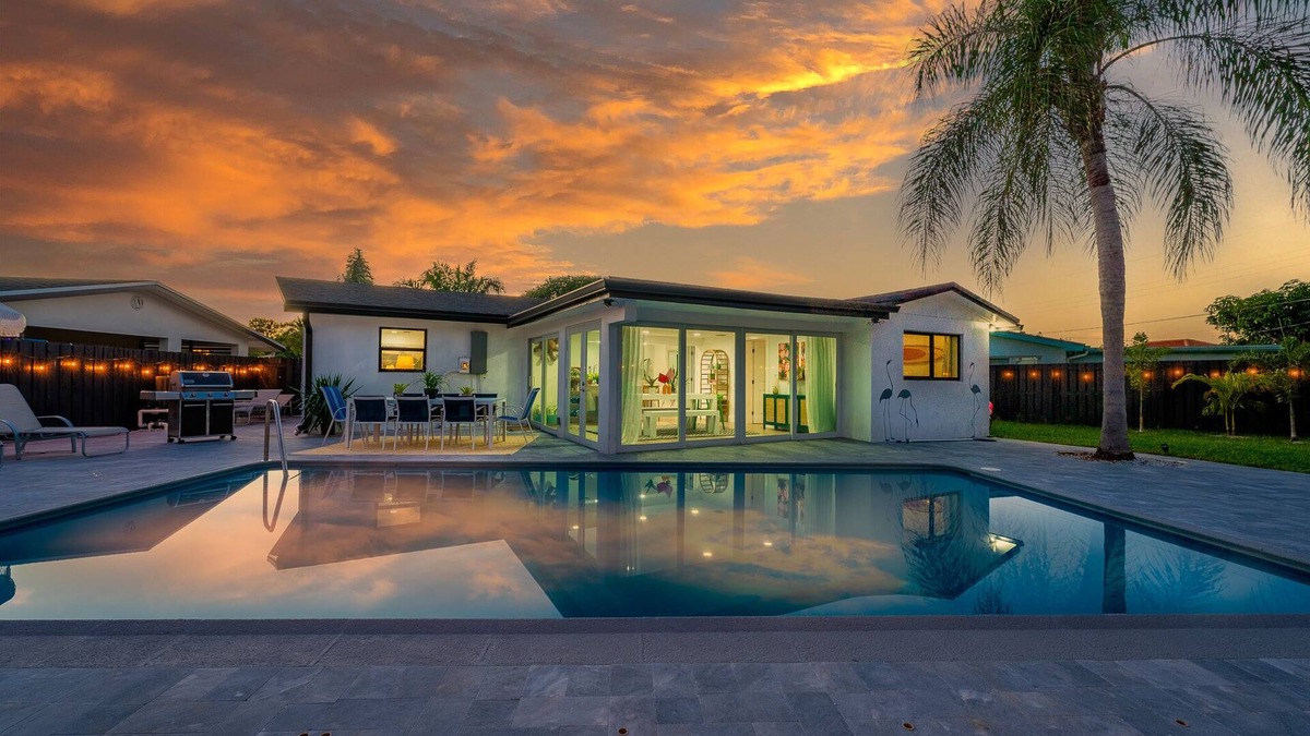 Parker Ridge House | Tropical Jungle Pool House in West Palm minutes from the beach, downtown, & PBI!