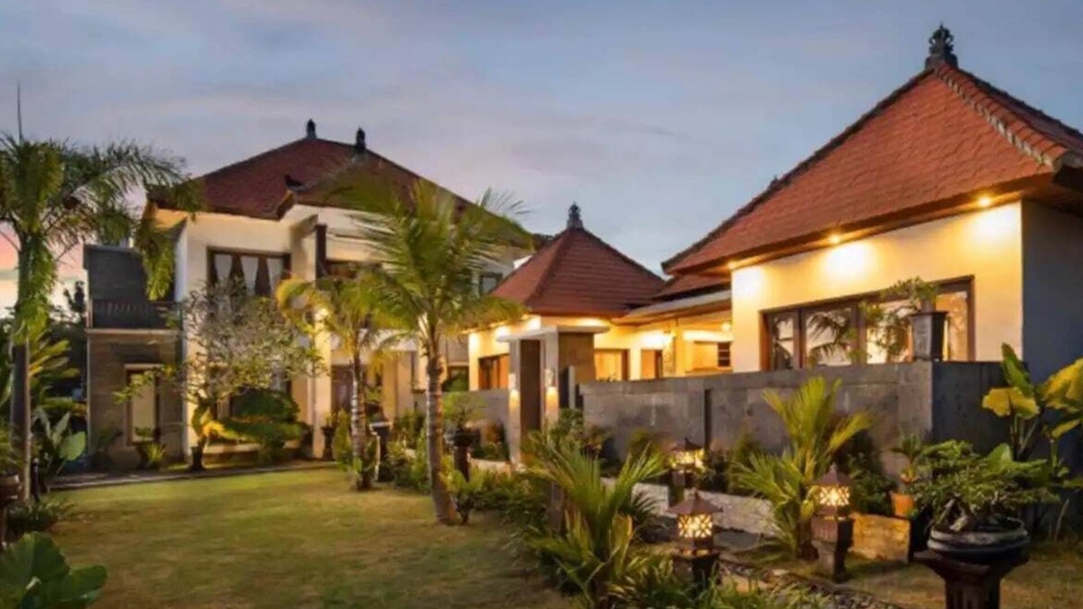 Lodtunduh Villa | Tropical Mirage: Cool 2BDR Villa with Private Pool