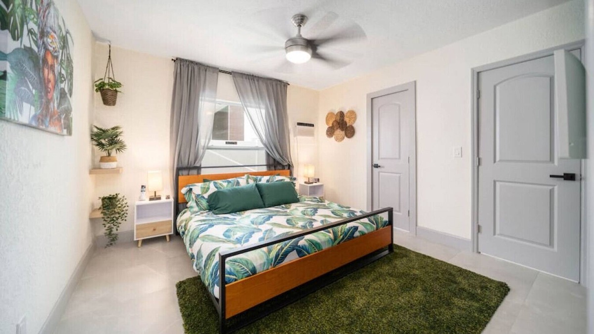 Victoria Park Apartment | Tropical Oasis Newly Renovated Near Las Olas Beach