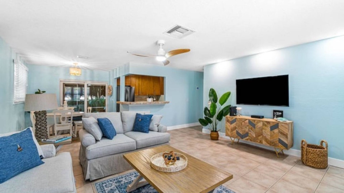 Juno Ridge House | Tropical Paradise in Palm Beach