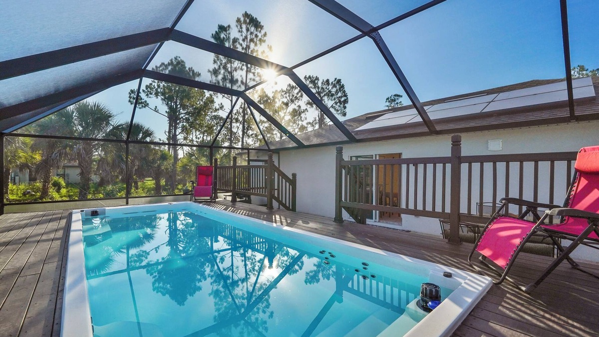 North Port House | Tropical Paradise 3BR/2BA- Jetted, heated Pool