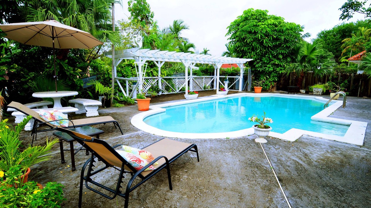 Westward Villas Subdivision House | TROPICAL PARADISE - Best Location Private Home Pool Beach 60 Restaurants