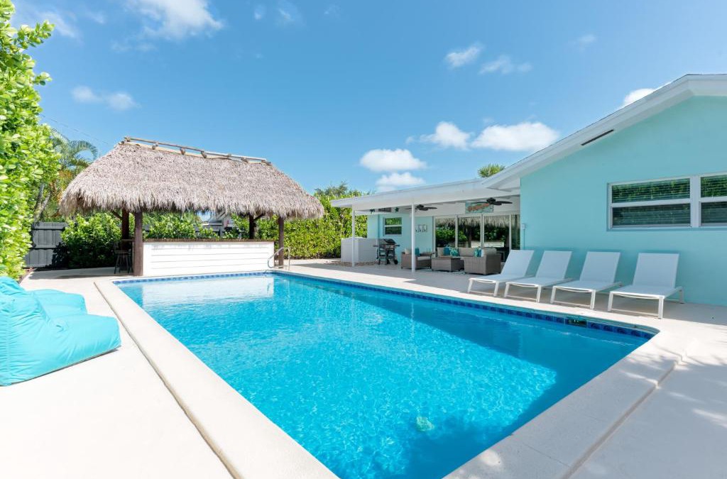 Hunt Club Villa | Tropical Villa Pool Home w/Tiki Bar! Sleeps 9!