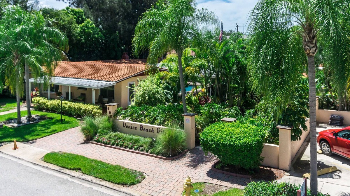 Venice House | Tropical Villas of Venice Beach