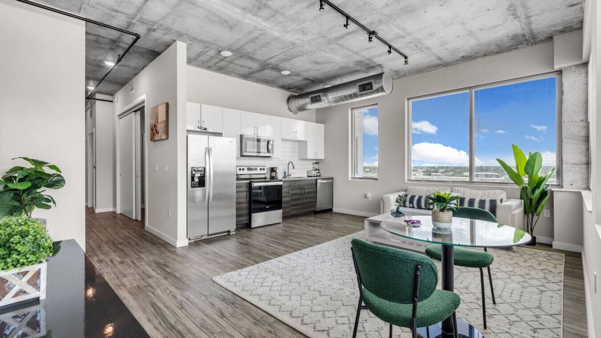 St. Petersburg - Clearwater Apartment | Tropicana Field 1 Bed in Downtown W/Free Parking