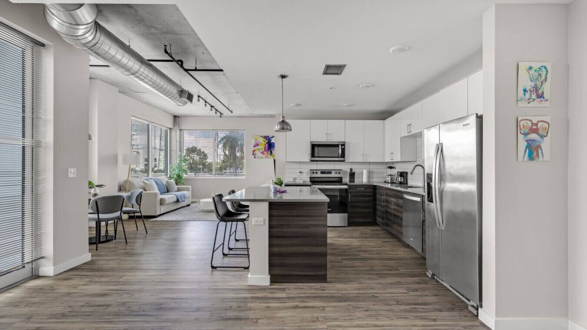 St. Petersburg - Clearwater Apartment | Tropicana Stadium 2 Bed In DWTWN W/Free Parking