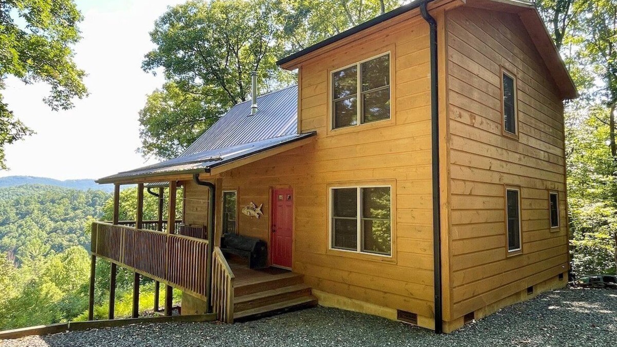 Lansing Cabin | Trout Lily Cabin - Lansing, NC