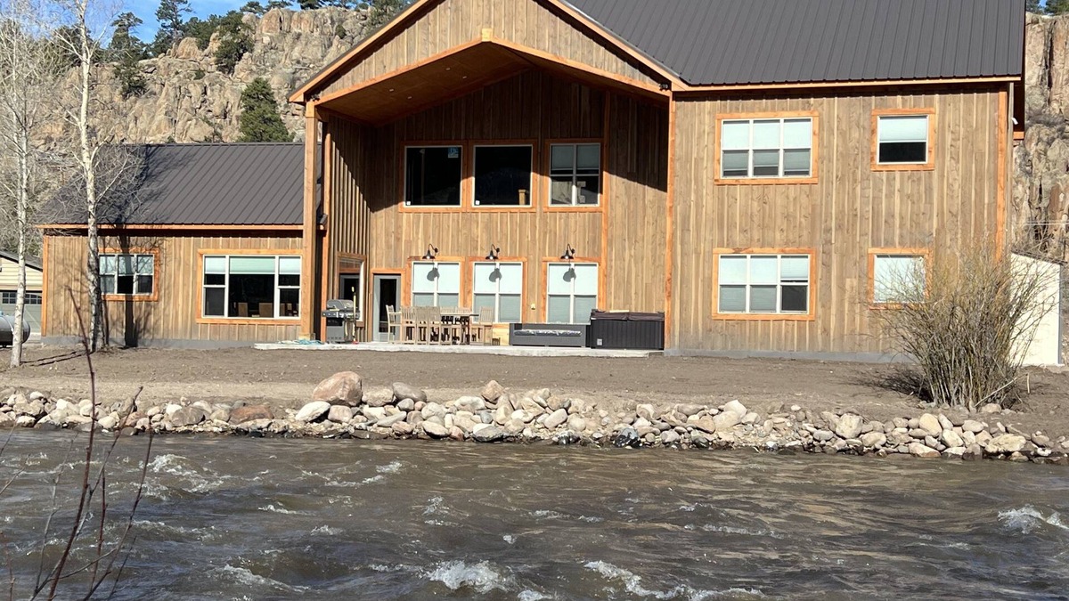 South Fork House | Trout Stream Lodge on the South Fork of the Rio Grande