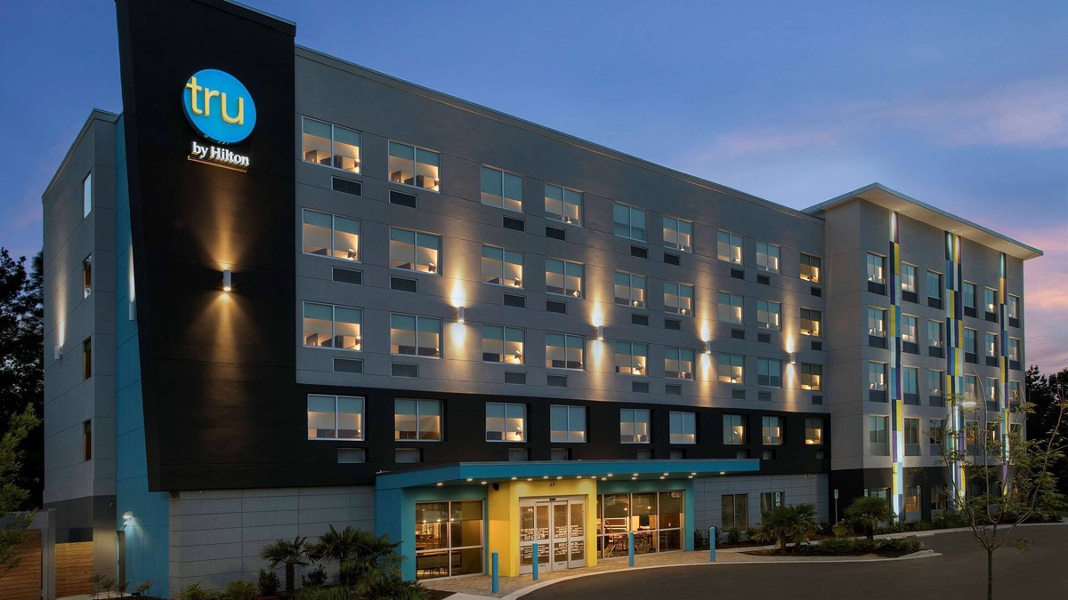 North Charleston Hotel | Tru by Hilton Charleston Ashley Phosphate