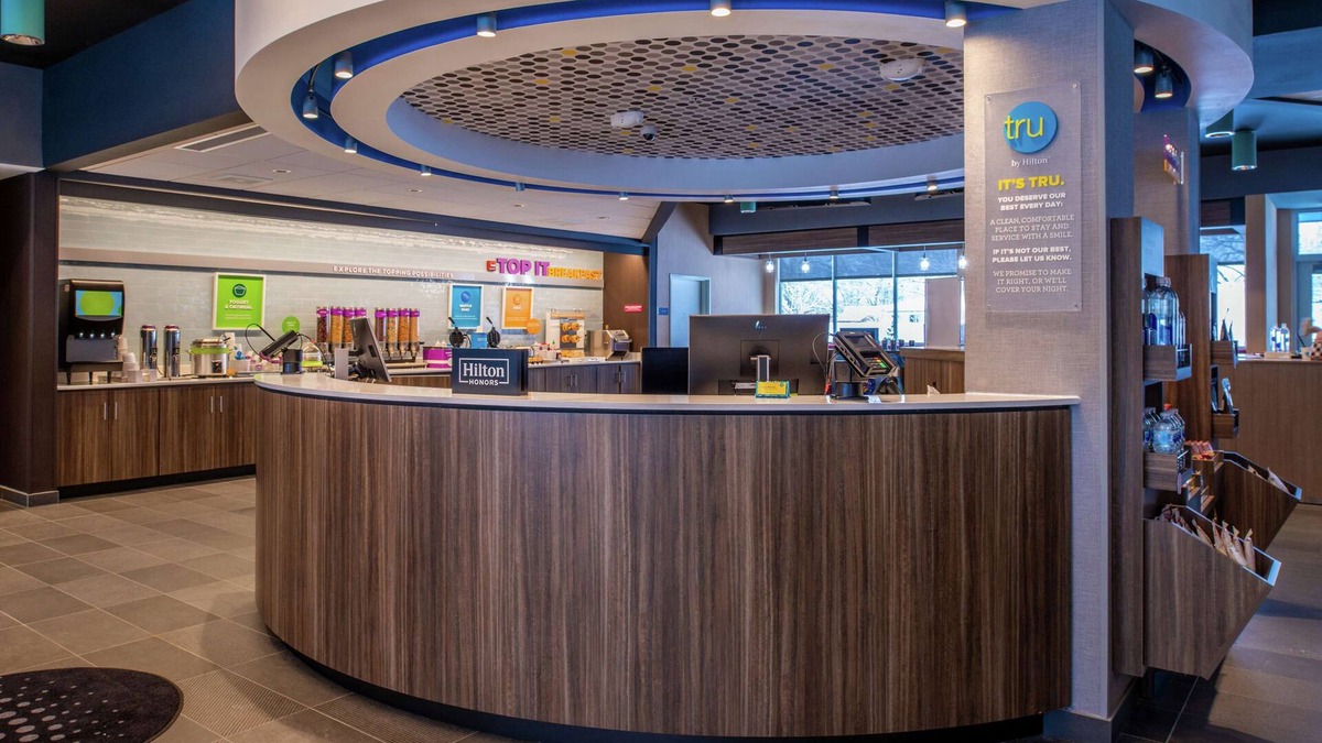 Simonton Lake Hotel | Tru by Hilton Elkhart, IN