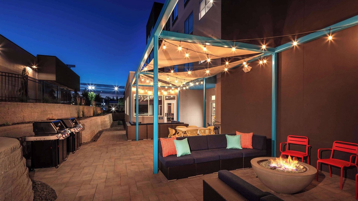 Brownstown Hotel | Tru By Hilton Yakima Airport