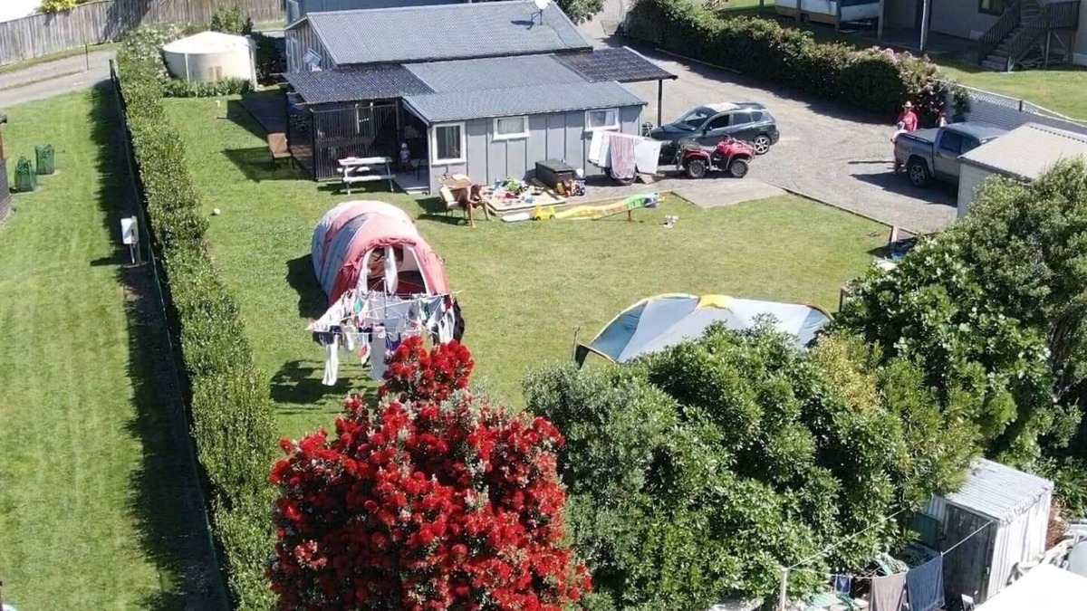 Pourerere House | True Kiwi Bach Experience!