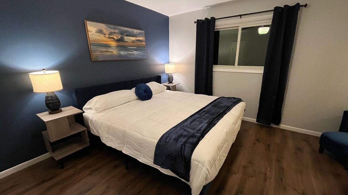 Naperville House | True: NEW Phenomenal 5BR-2BT Spacious House with Playground