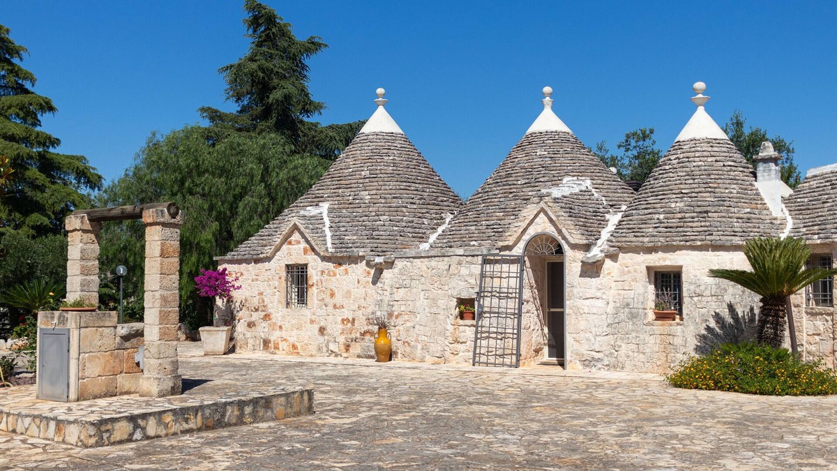 Antonelli House | 'Trulli I Cedri, Monopoli' with Private Terrace and Private Garden