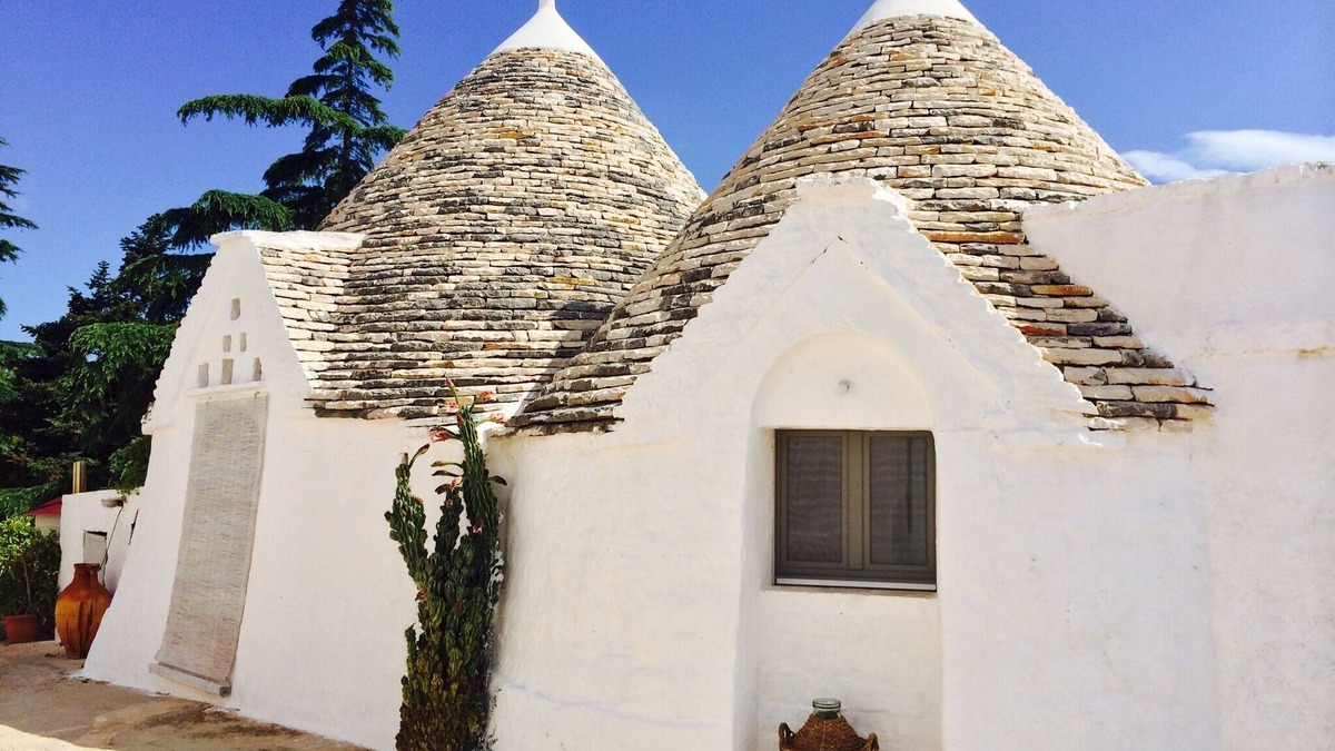 Fasano House | Trulli in historic farmhouse in panoramic position between sea and hills