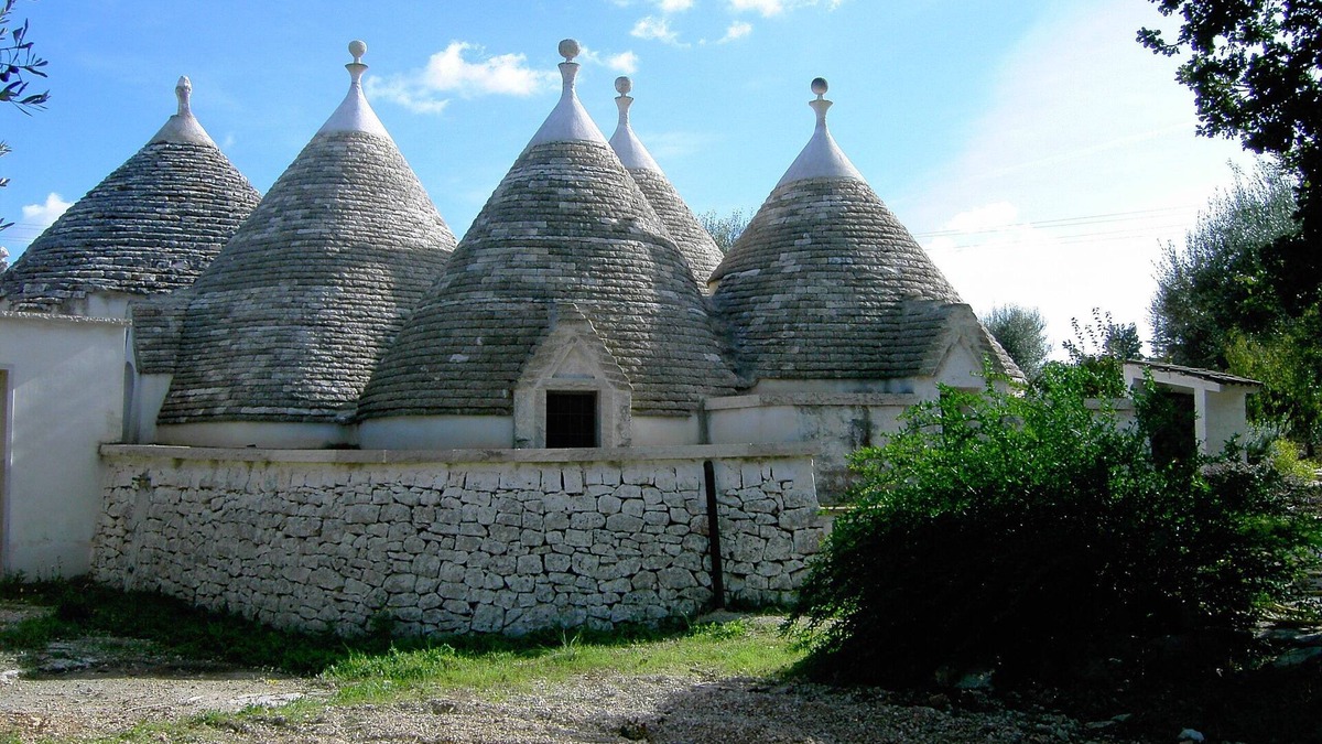 Triggianello House | Trulli of Mercedes splendid residence consisting of 5 trulli