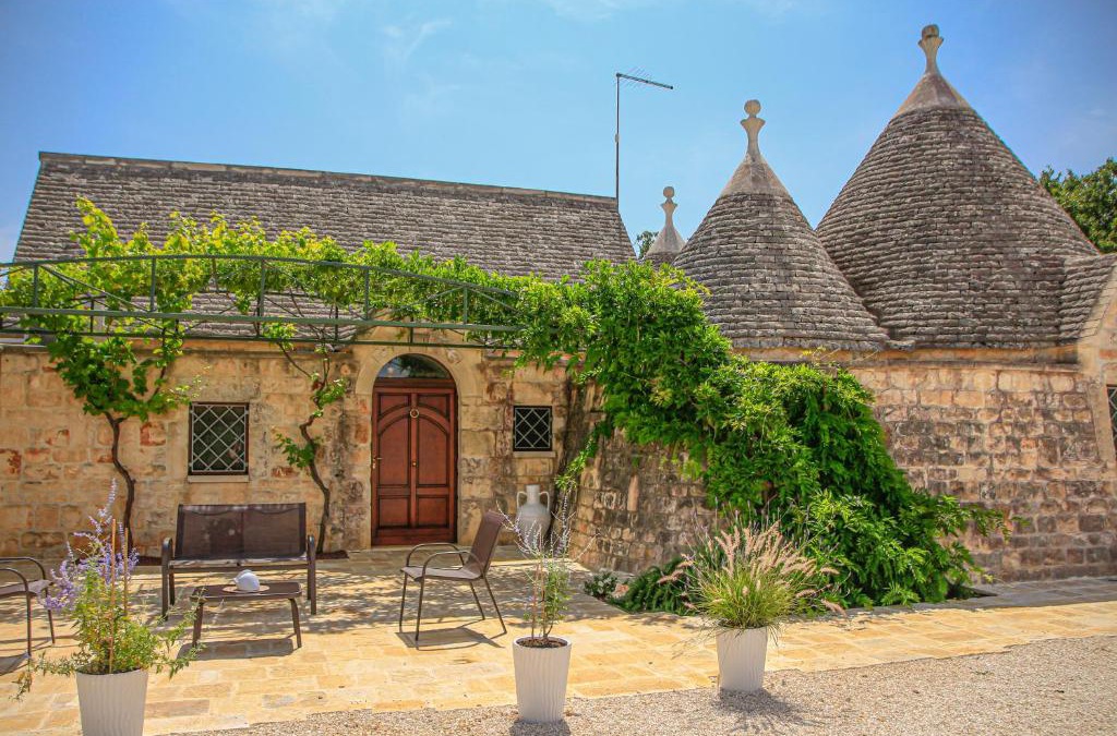 Locorotondo Villa | TRULLI OLISTICI