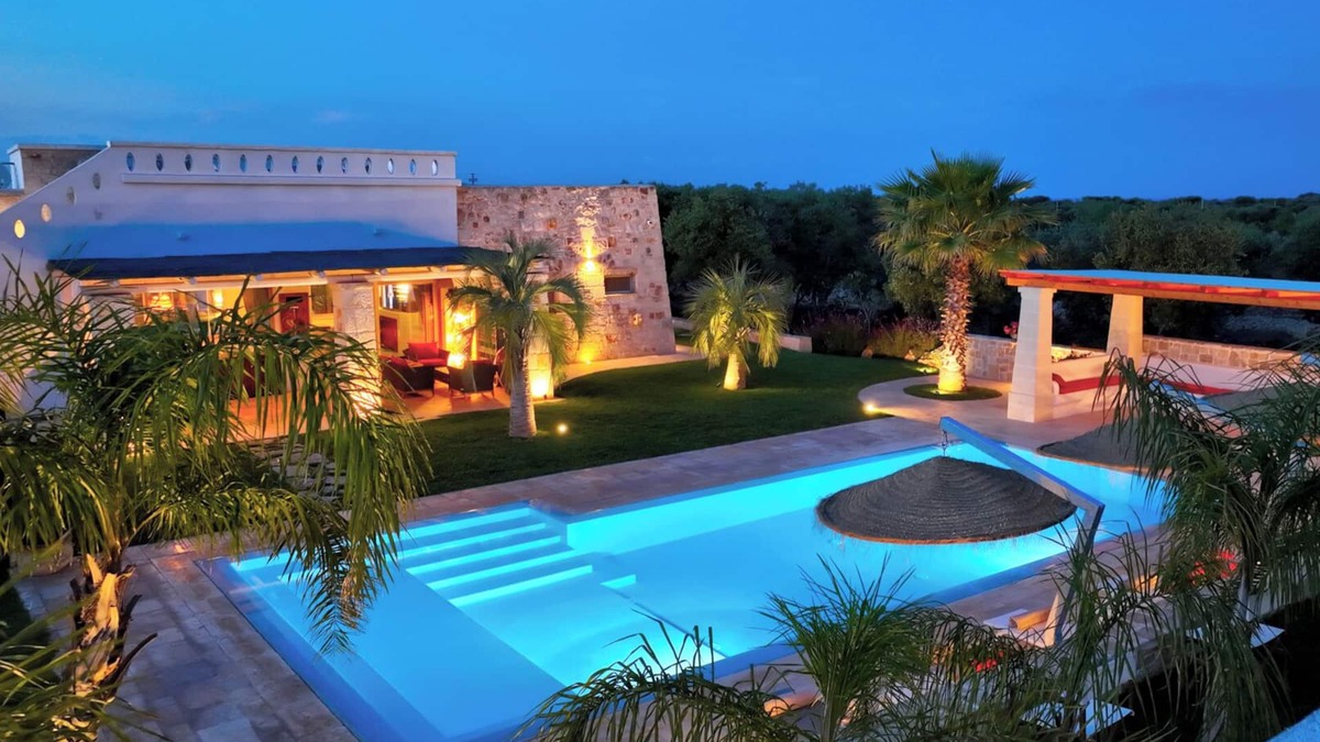 Ostuni Villa | Trullo with salt pool, sea view, BC. WiFi, 4 km from the sea, 4 km from Ostuni
