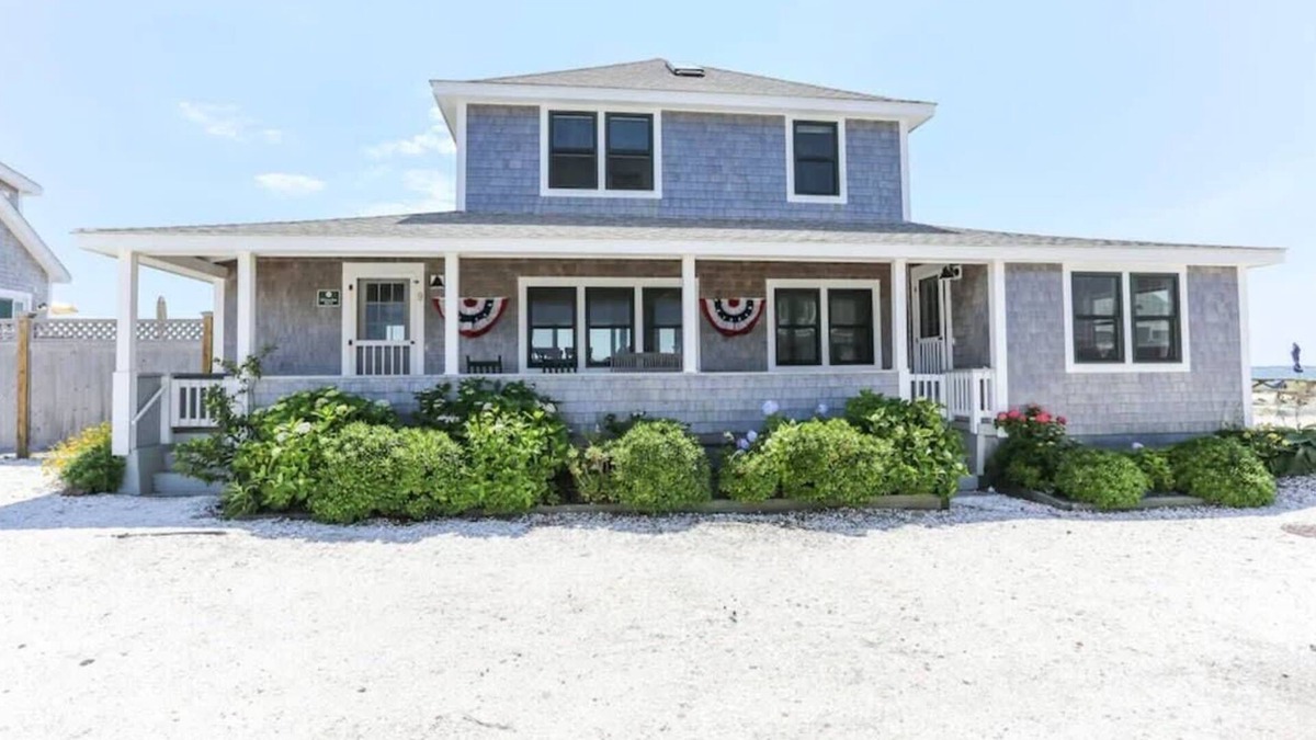 North Truro House | Truro Beachfront House For a Group!