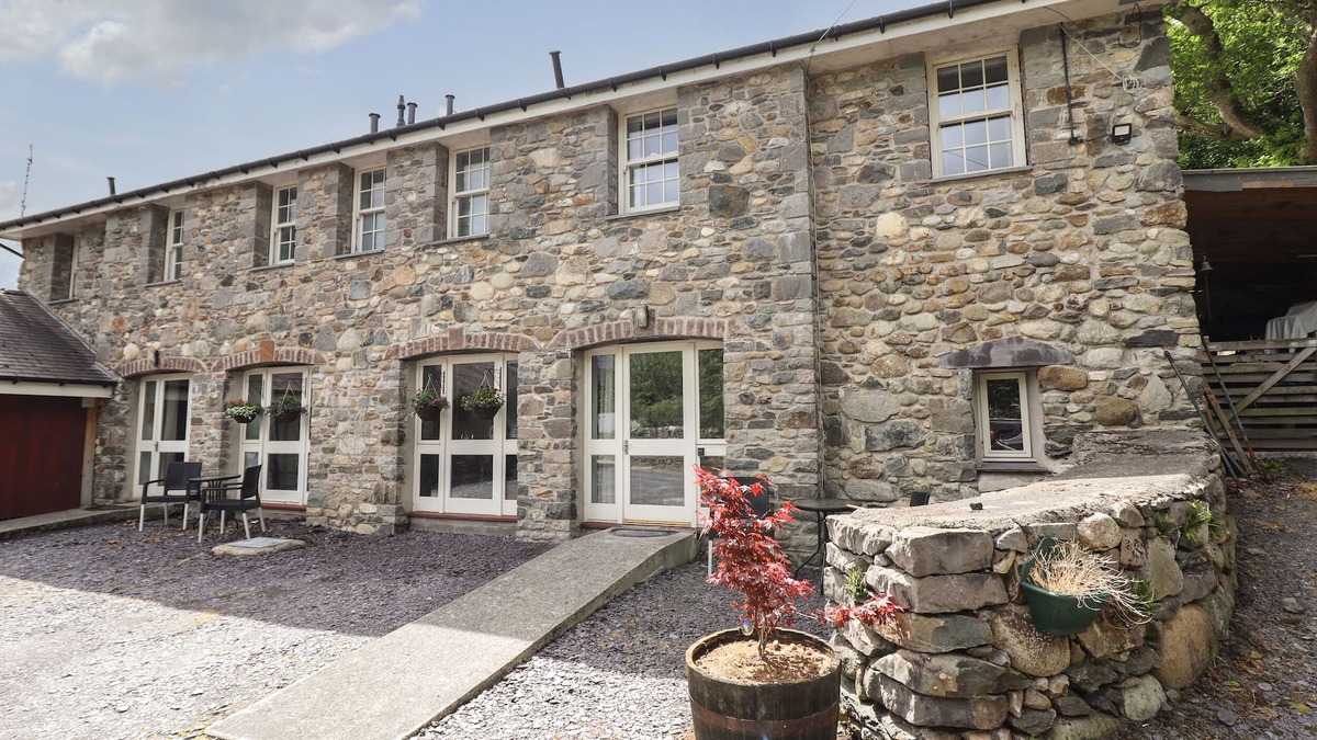 Bangor Apartment | TRYFAN, with a garden in Bangor