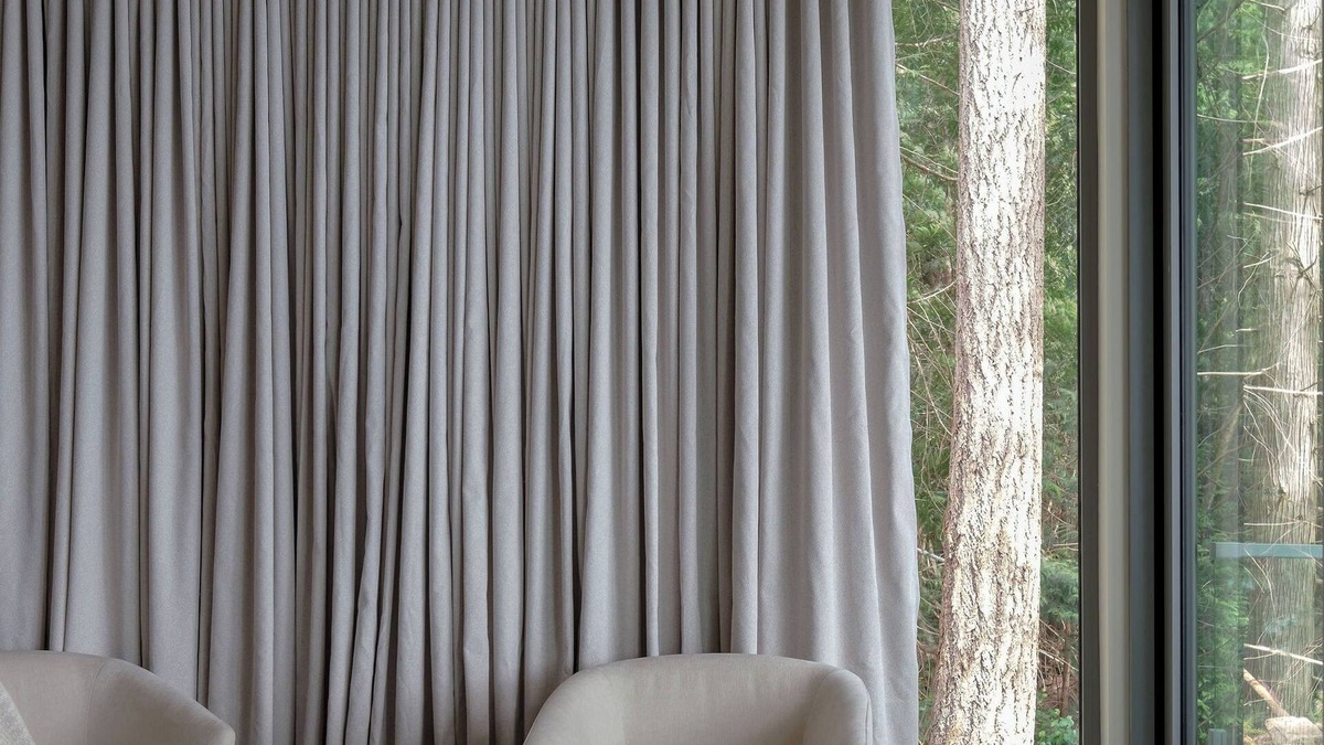 West Sechelt Apartment | Tsuga Beach Inn - Waterfront Retreat - NEW - Kinnikinnick Suite