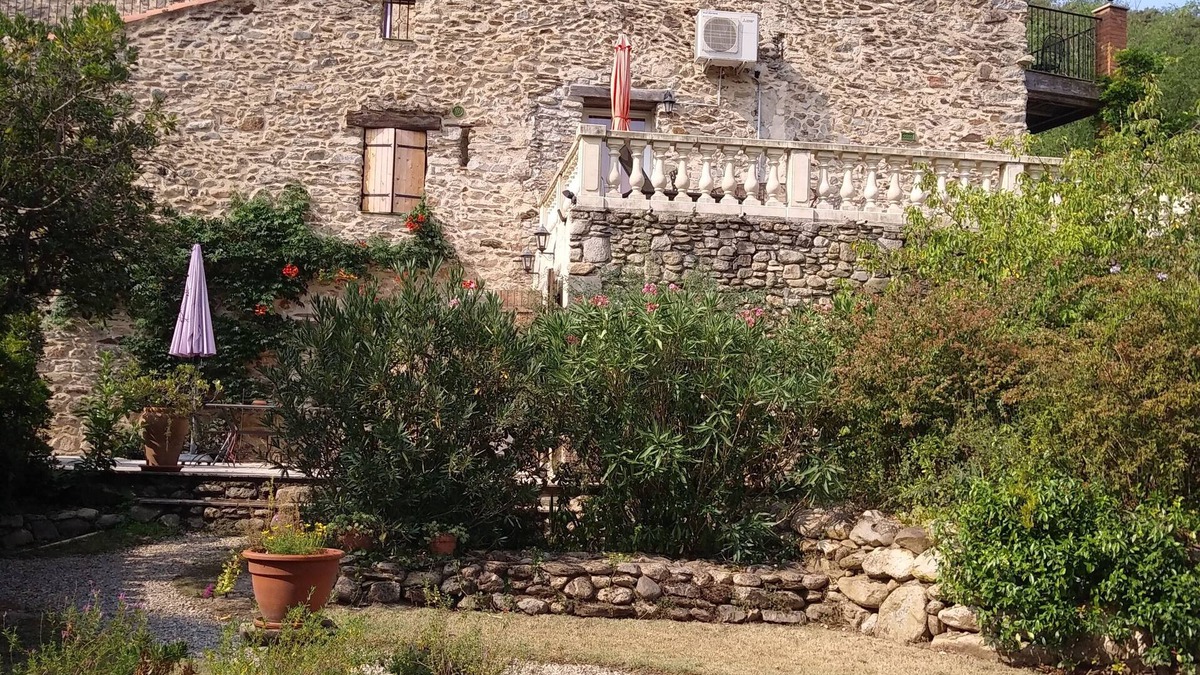 Reynes Apartment | ttnSunlight 2BR retreat in scenic Pyrénées-Orientales à Reynes