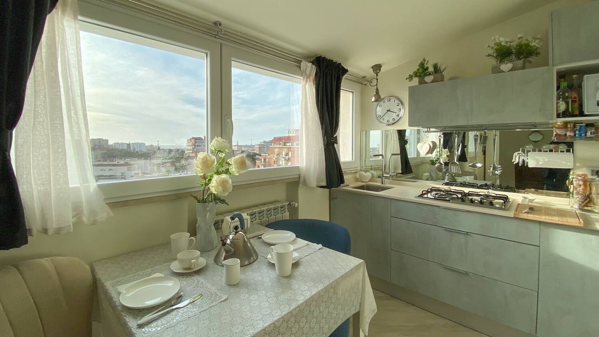 Livorno Apartment | "Tuareg Casinos" - Charming mansard with 180 ° view over Livorno, sea and harbor