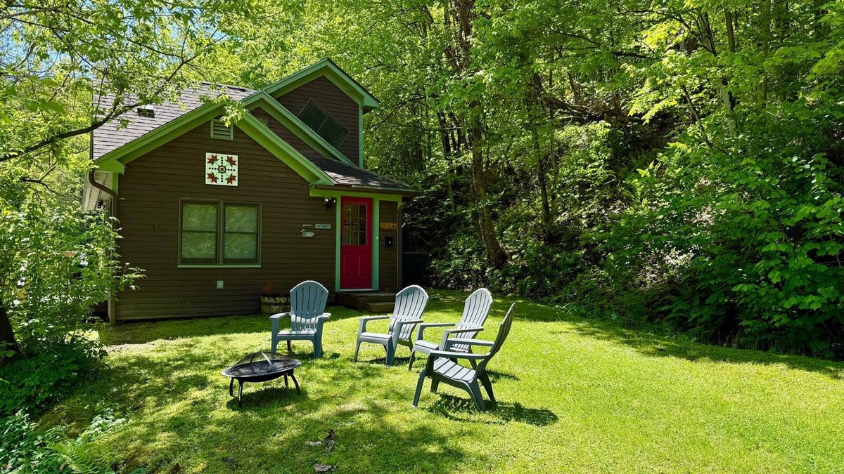 Richford House | Tubing , Hiking and Jay Peakfun at the Cliff House