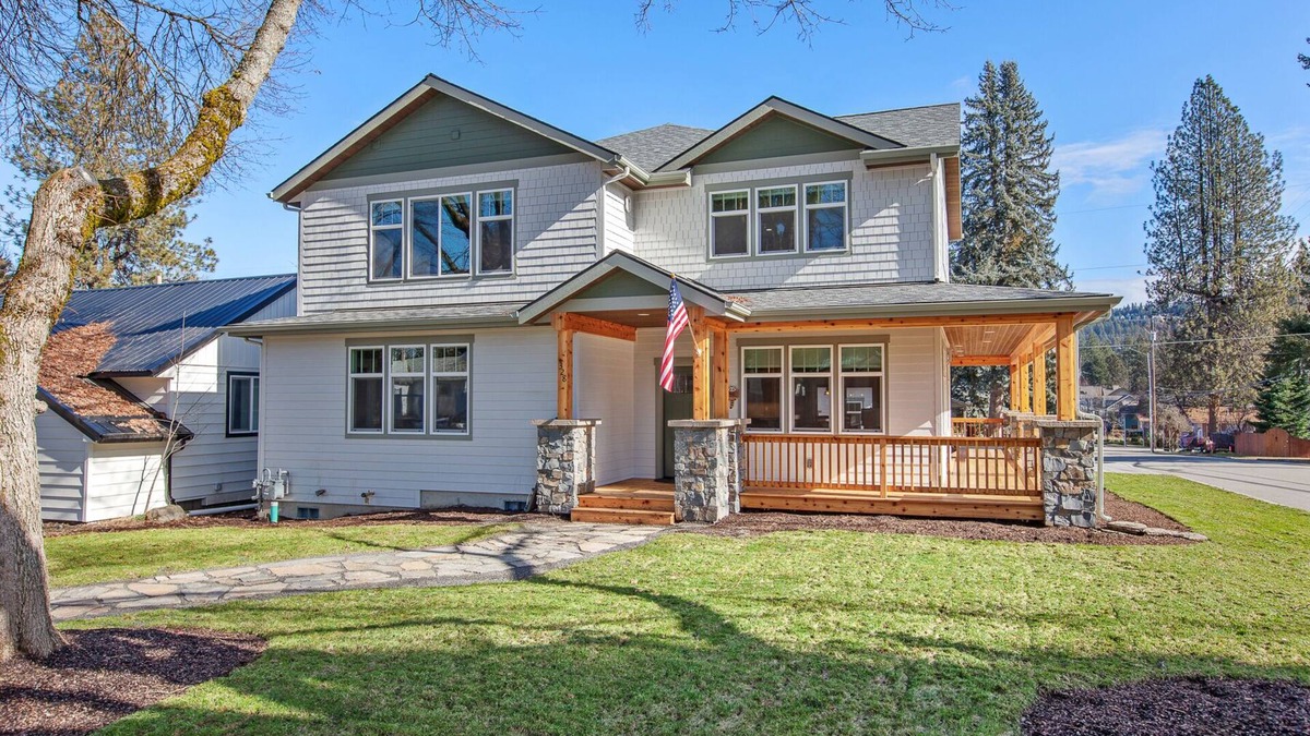 Coeur d'Alene House | Tucked Away Paradise