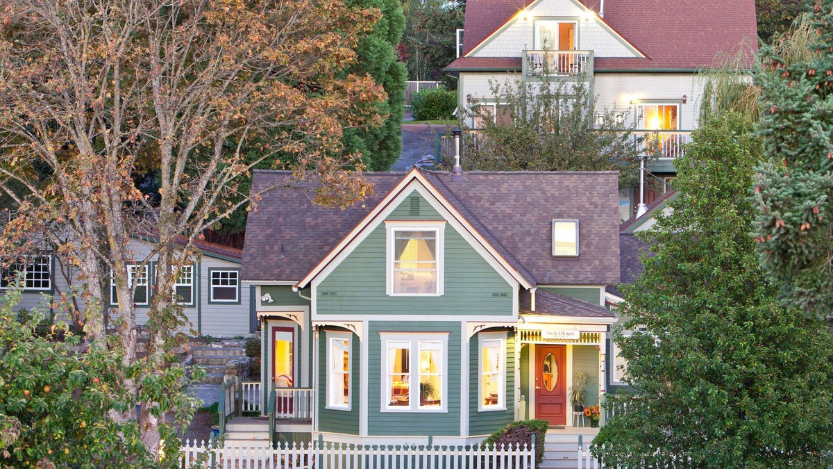 Friday Harbor Bed & Breakfast | Tucker House Inn