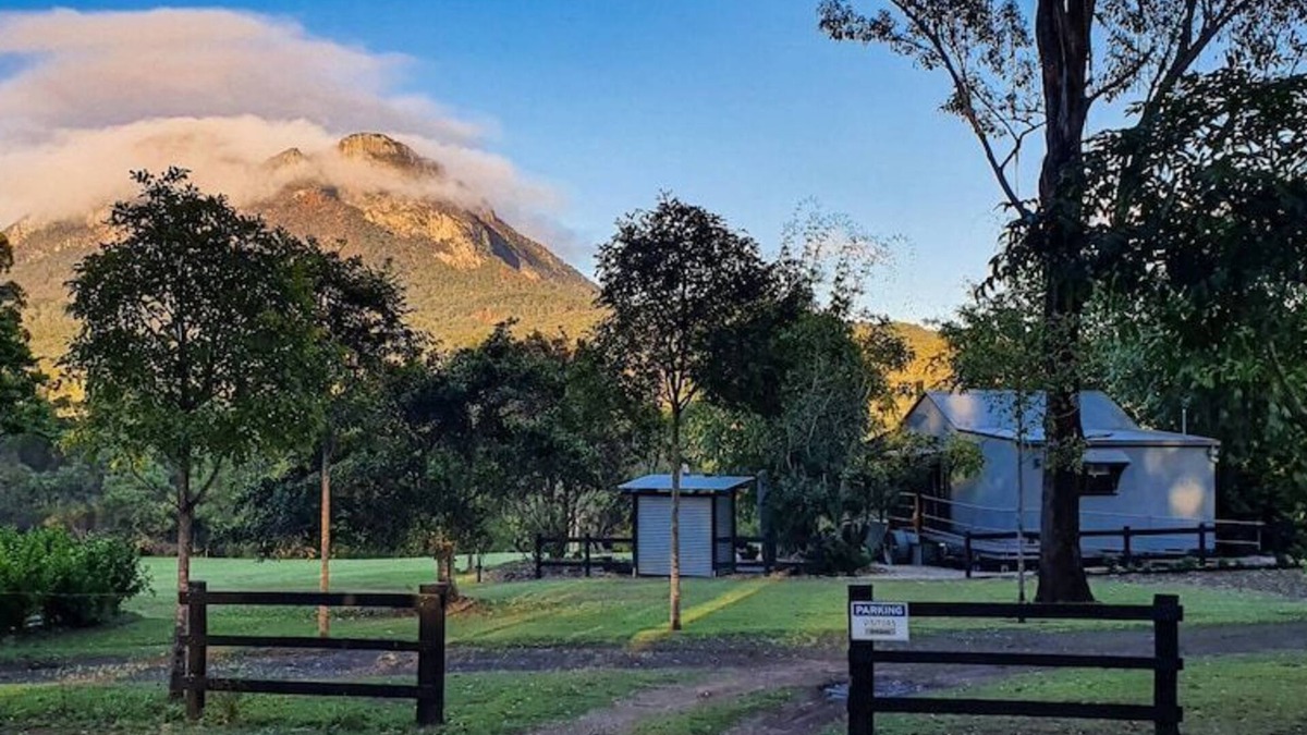 Rathdowney Cottage | Tuckeroo Cottages - Blue Wren Cottage