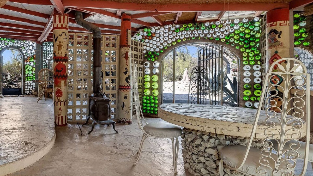 Tucson House | Tucson Bottle House - An Artsy and Unique 3 Bdrm house - New Listing Discounts