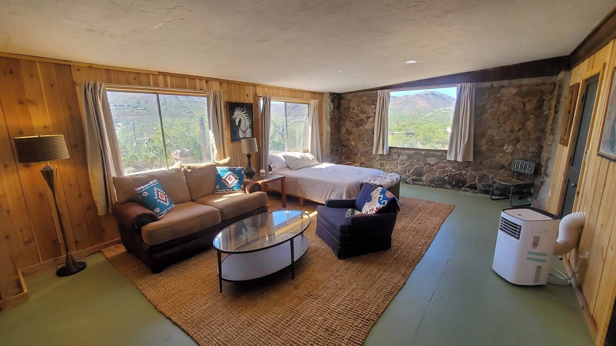 Tucson Estates Apartment | Tucson Historic Ranch Unique Artist Loft with Panoramic View