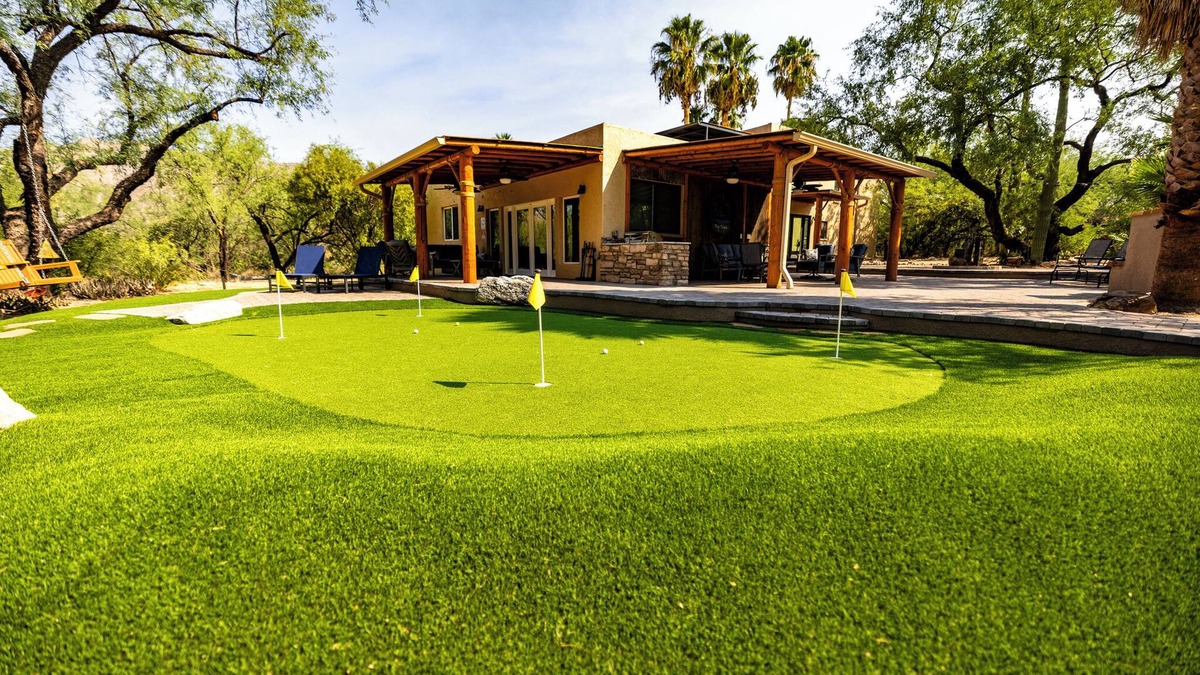 Tanque Verde House | Tucson's Hot Springs at The Oasis. Tucson's only private hot springs and oasis.