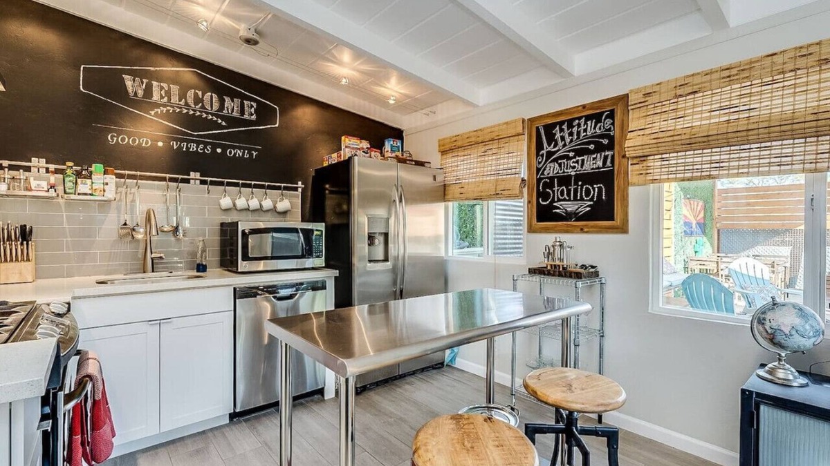 Grant - Glenn House | Tucson Spring Street (right unit) · New!|Chic Duplex in Tucson|UofA|1 of 2