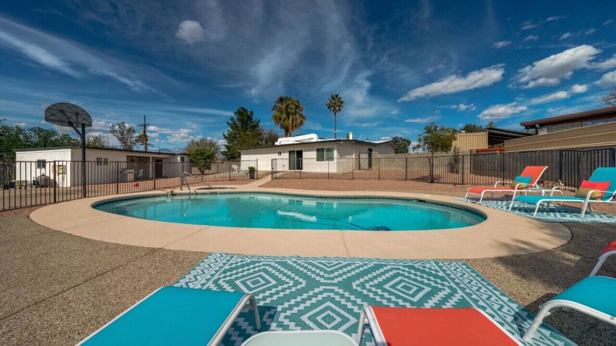 Tucson House | Tudor (Joel) -