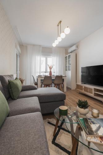 Centro - Sagrario Apartment | tuGuest Duquesa Apartment