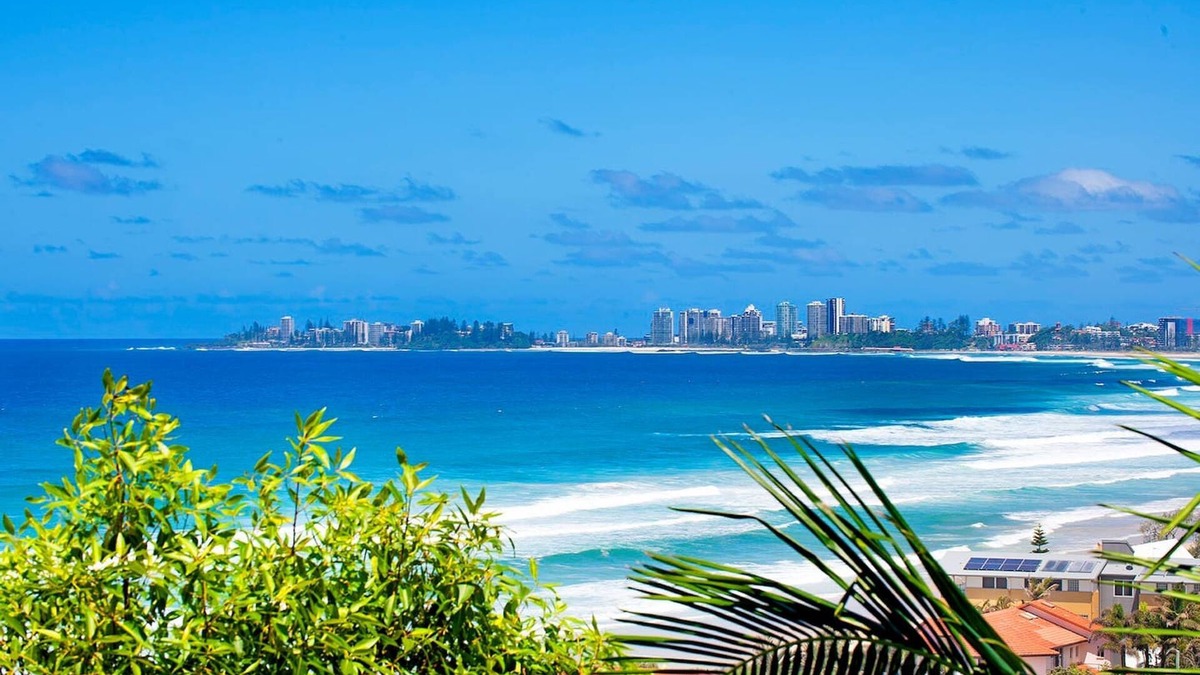 Tugun House | Tugun Lookout (Walk to Beach)