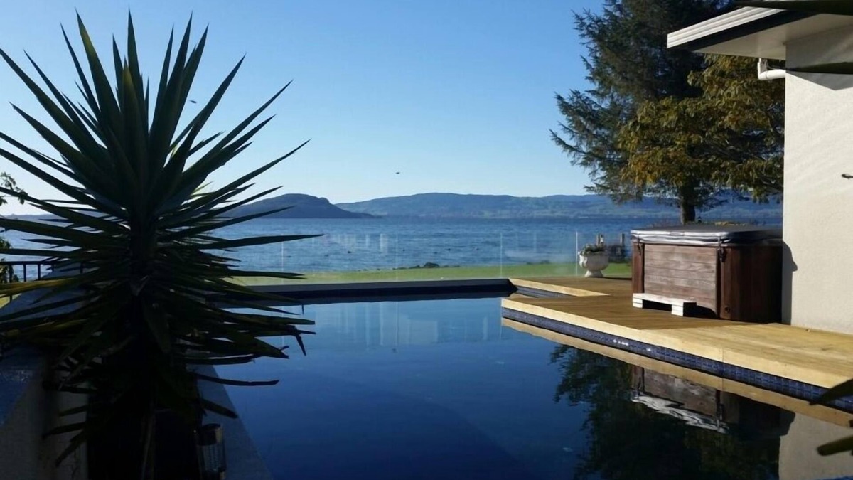 Ngongotaha Apartment | Tui Glen luxury lake side apartment