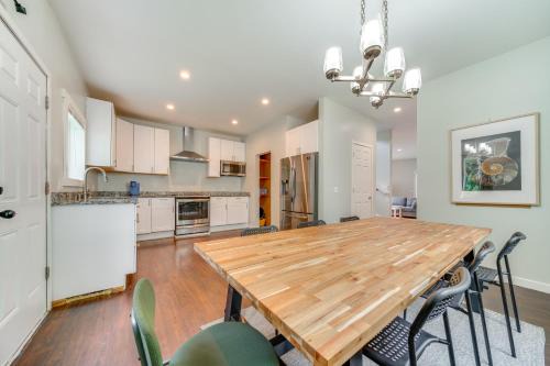 Tukwila House | Tukwila Townhome 12 Mi to Seattle!