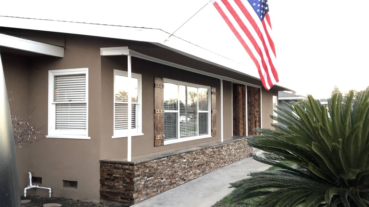 Tulare House | Tulare’s RARE FIND with a pool! Located in the Heart of California’s farmlands!